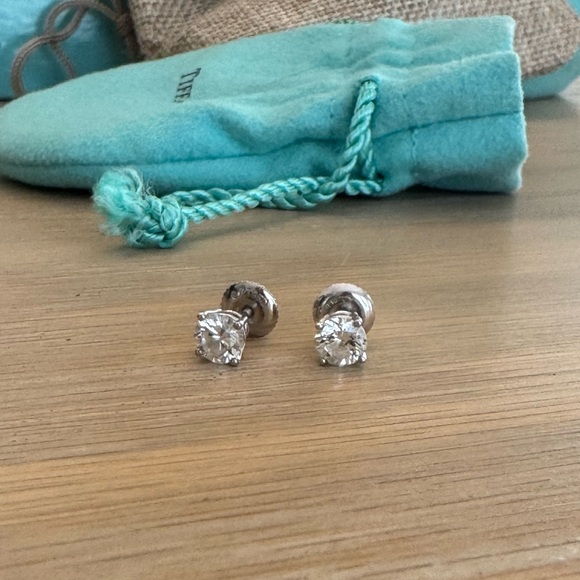 Source Unknown Jewelry - Platinum & Diamond Stud Earrings 1.0 Tot CT weight